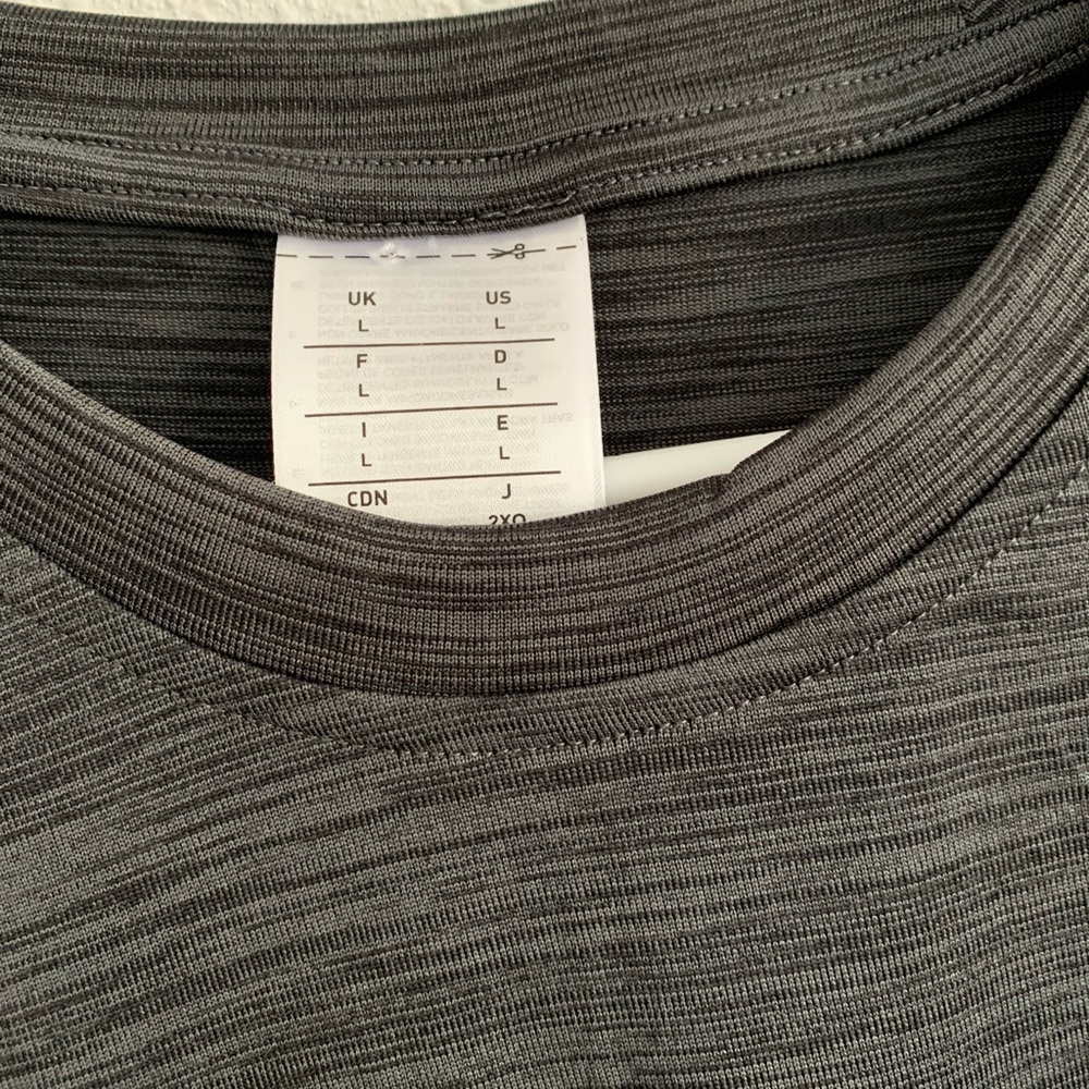Workout shirt - Picture 2 of 2